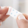 Kép 9/10 - Láthatatlan öntapadós arcemelő tapaszok - Innovagoods