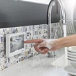 Kép 8/10 - Vízálló fali tartó okostelefonhoz - Innovagoods