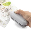 Kép 11/13 - Elektromos zacskólezáró vágóval és akasztóval - Innovagoods
