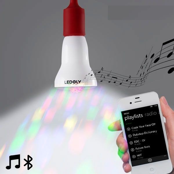 Sokszínű LED izzó bluetooth hangszóróval